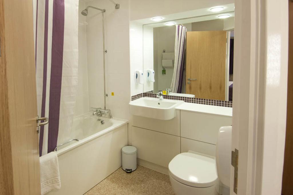 Premier Inn Liverpool Albert Dock Room photo
