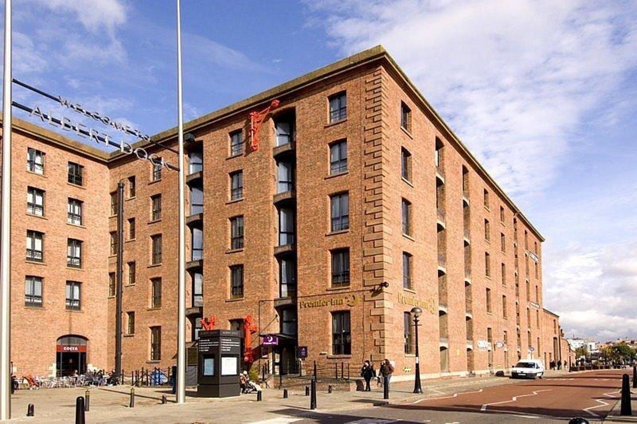 Premier Inn Liverpool Albert Dock Exterior photo